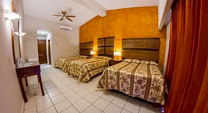Hotel Playa Del Sol