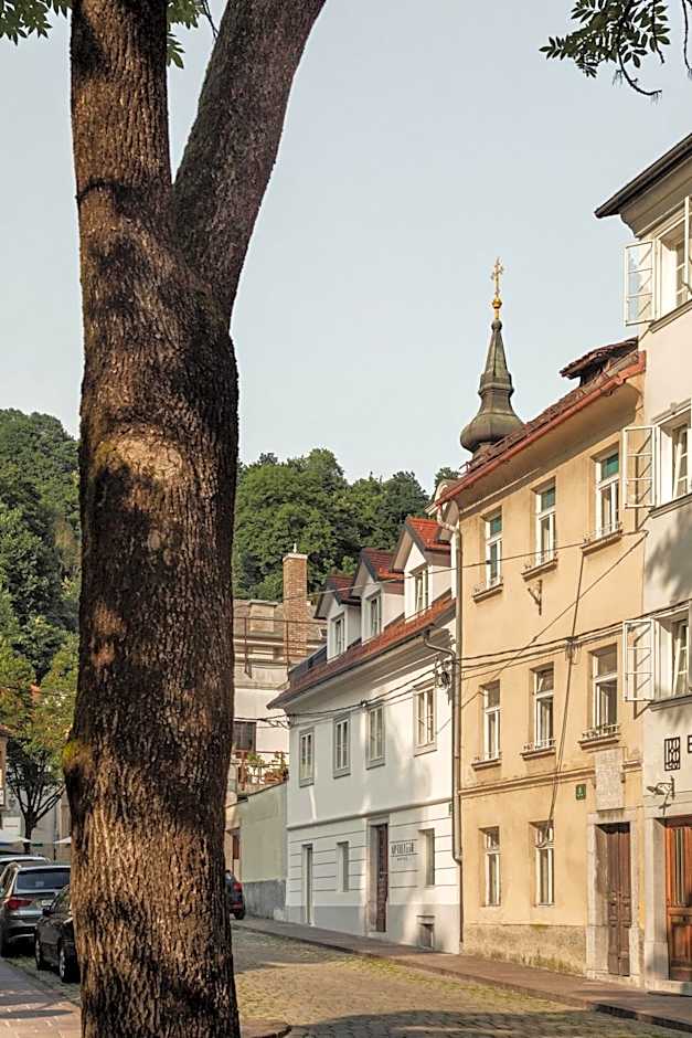 April1550 Boutique Hotel