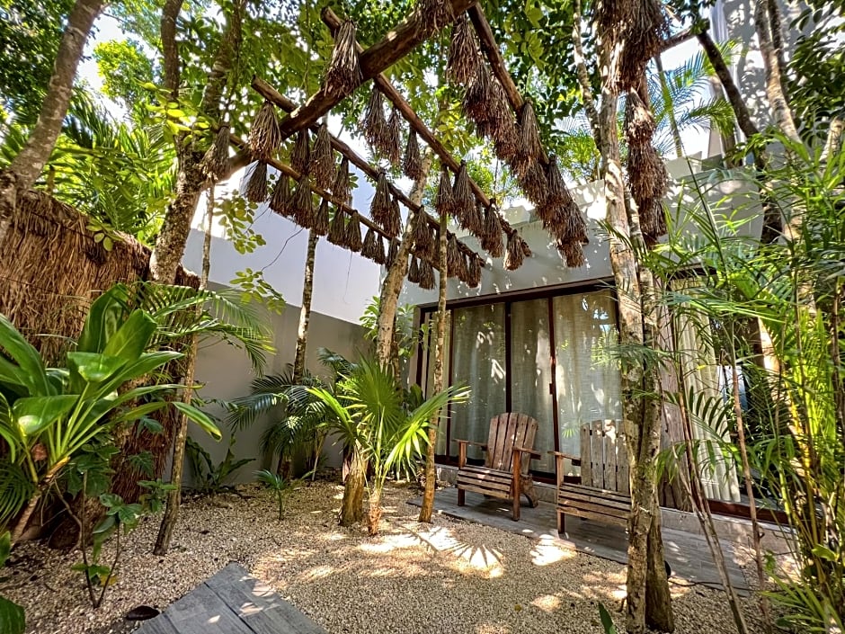 Kuun Tulum By Lockey