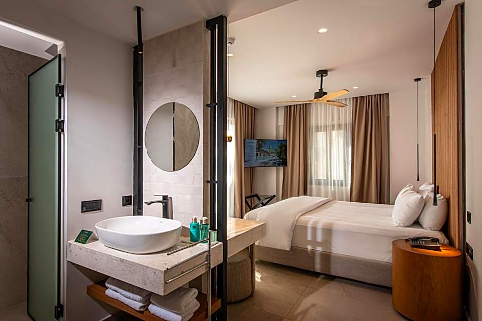 Noble Hotel & Suites - Adults Only