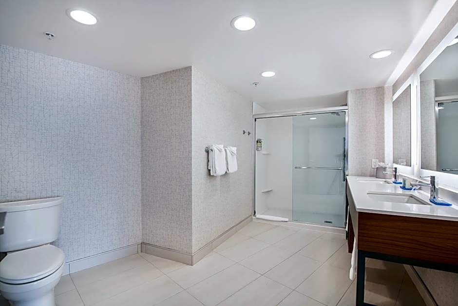 Holiday Inn Express-Langley By IHG