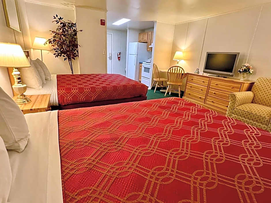 Rodeway Inn & Suites Brunswick near Hwy 1