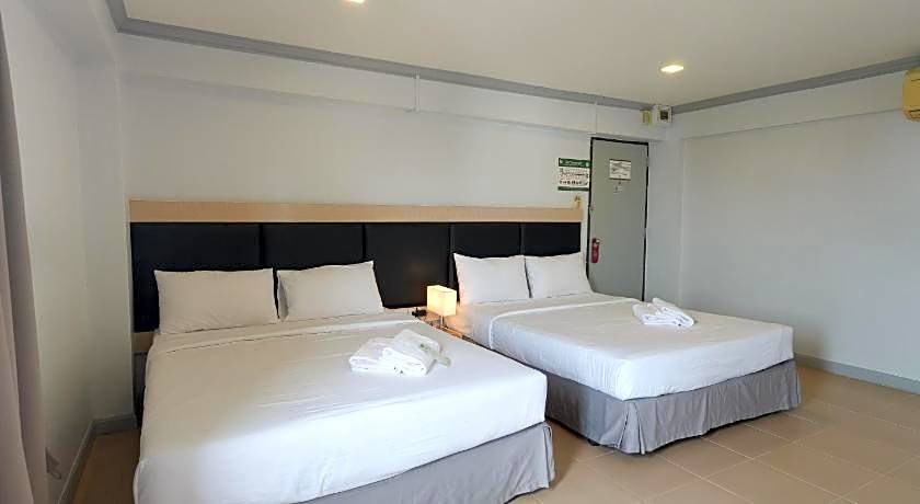 Regent Ngamwongwan Hotel