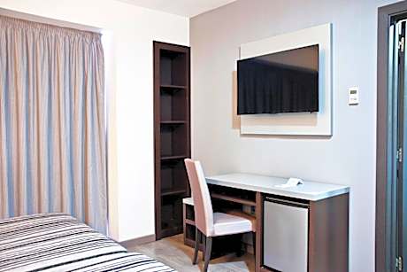 Triple Room (2 Adults + 1 Child)