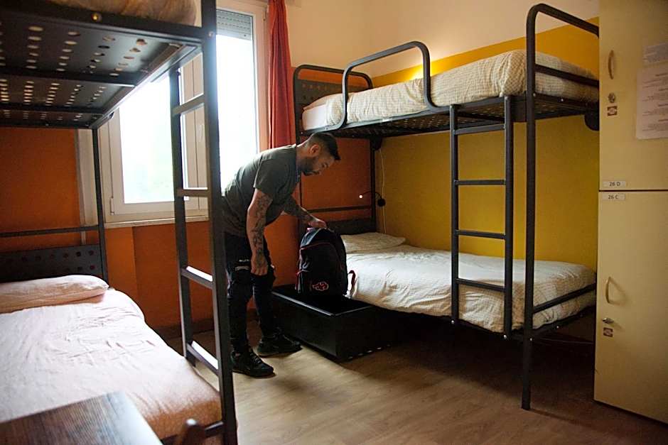 Sunflower City Student Hostel & Bar