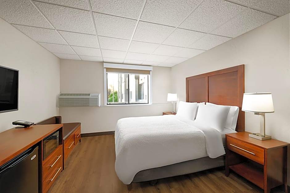 Garner Hotel Butte by IHG