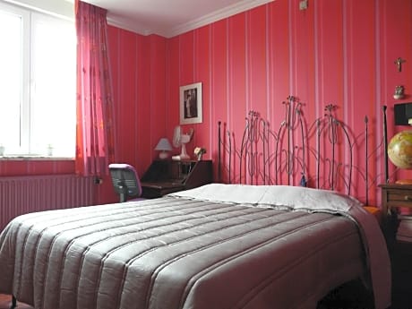 Standard Double Room with Shower