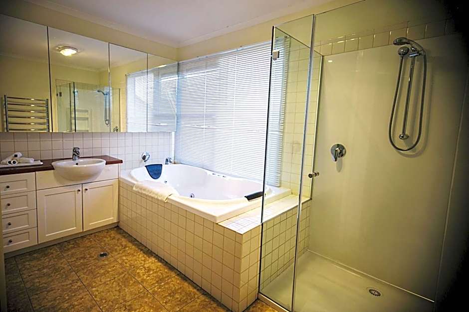 Rayville Boat Houses