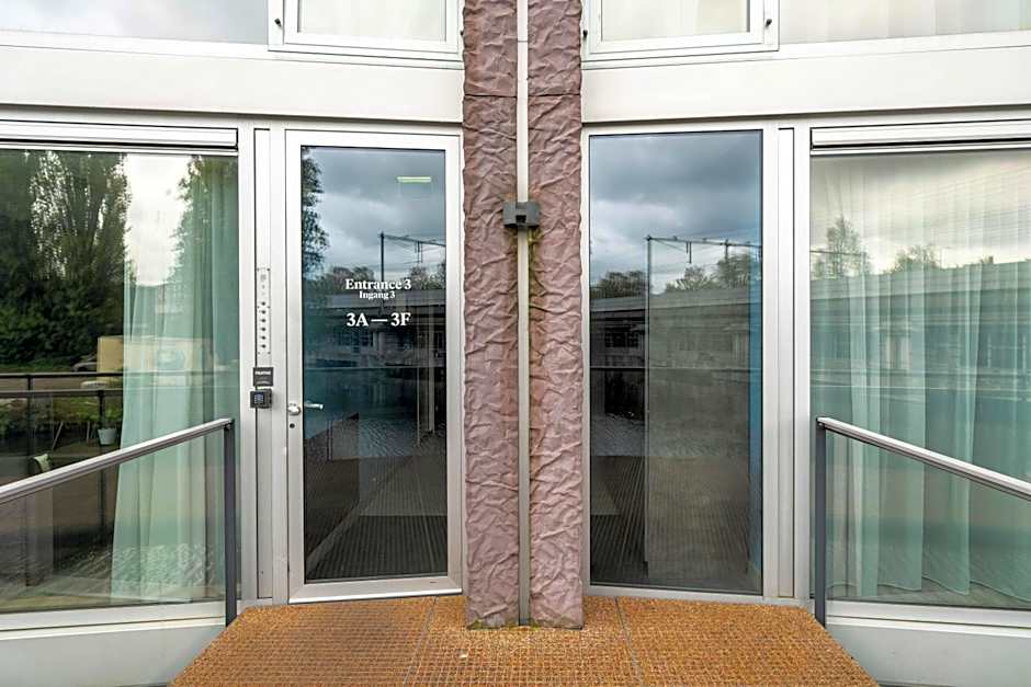 YAYS Amsterdam Prince Island by Numa