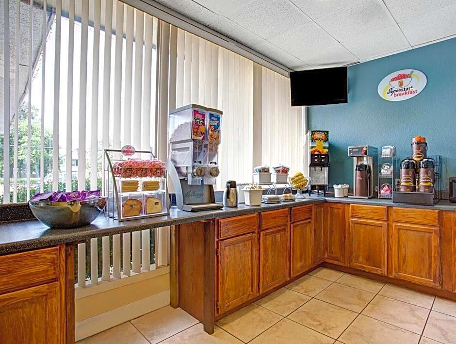 Super 8 by Wyndham Norfolk/Chesapeake Bay
