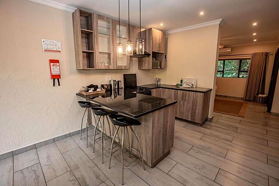 Bushbaby Valley Lodge