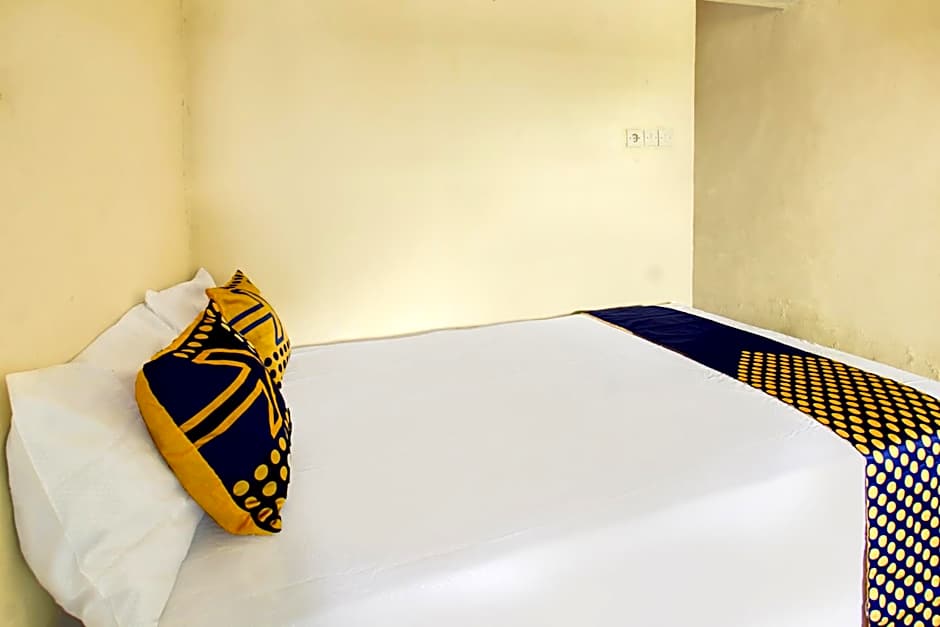 OYO Life 93256 Kos Meninting