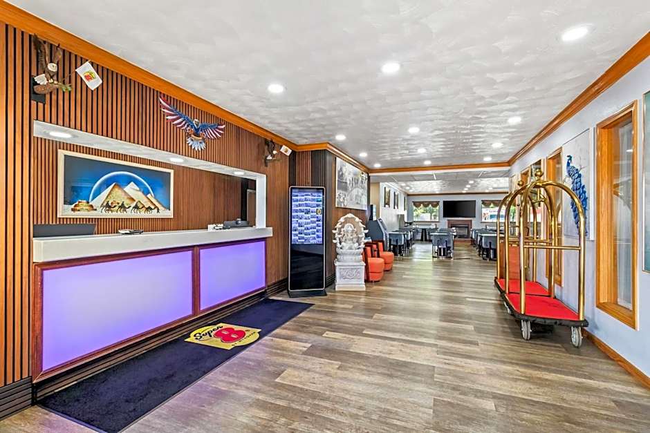 Super 8 by Wyndham Uniontown PA