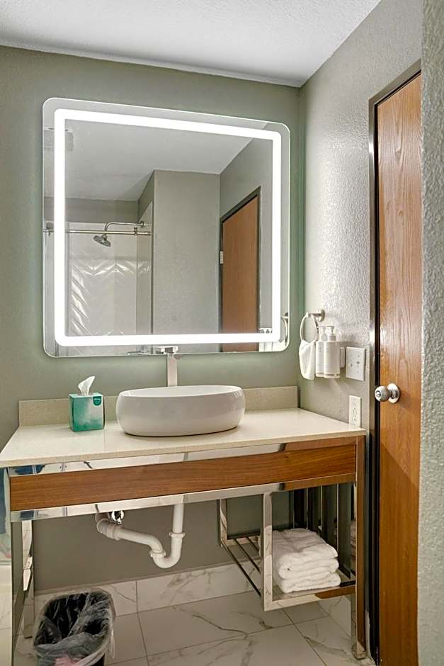 Days Inn by Wyndham Omaha NE