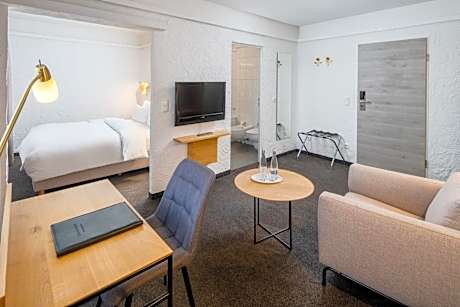 Comfort Queen Room with City View