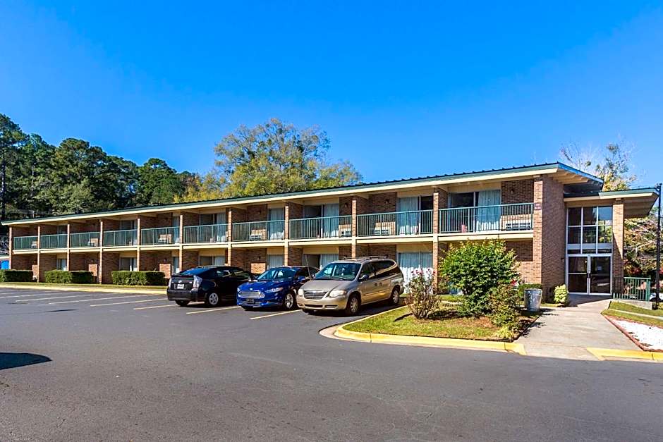 Super 8 by Wyndham Macon GA
