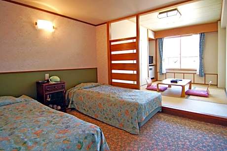 Room Selected at Check-In with Shared Bathroom - Non-Smoking