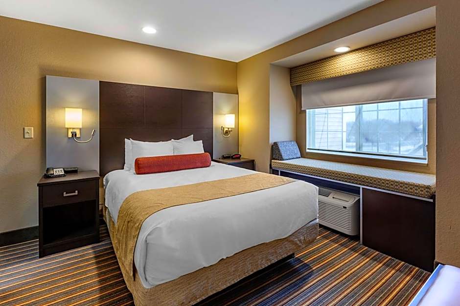 Best Western Plus Woodstock Inn & Suites