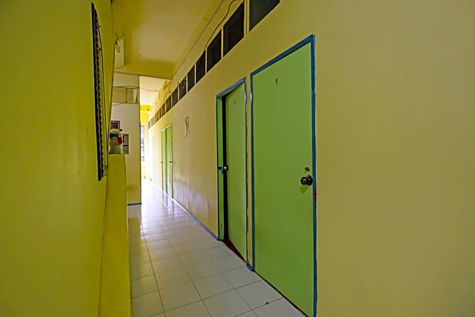 Hotel O Penginapan LorraNearPasar Oleh Oleh