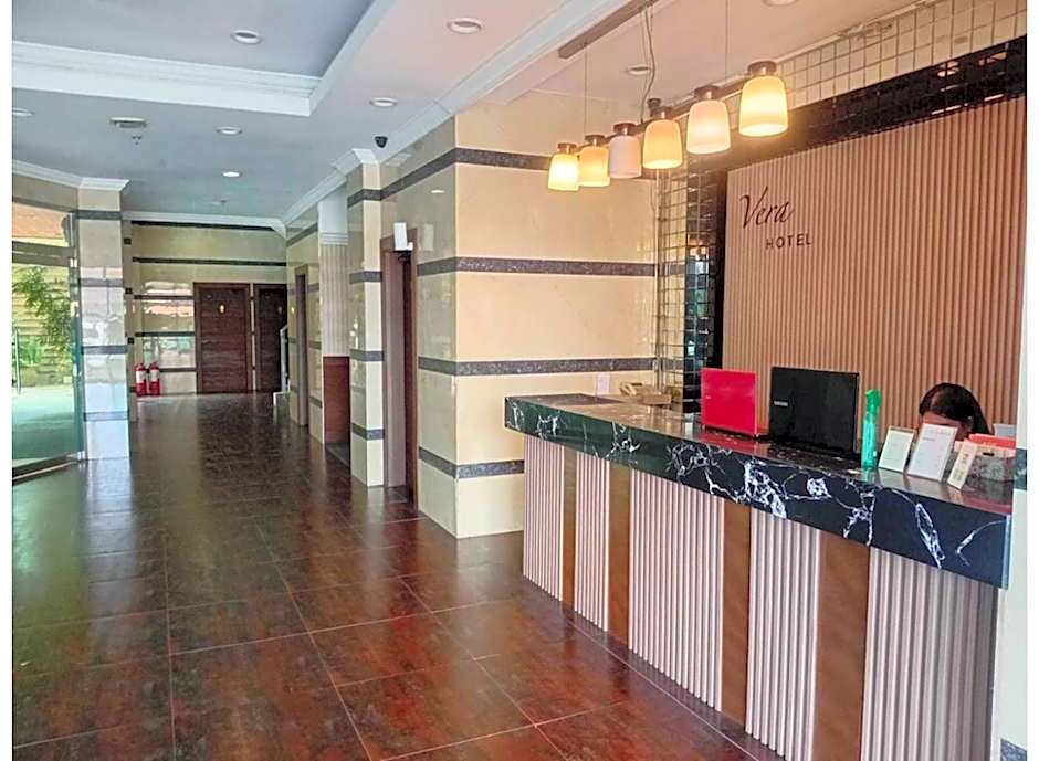 Townhouse Oak Vera Hotel Near Clark International Airport