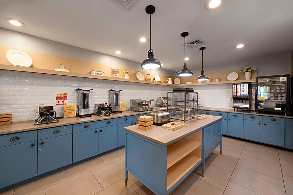 Country Inn & Suites by Radisson, Lake George (Queensbury), NY