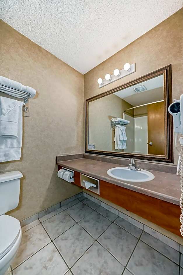 Stony Plain Inn & Suites