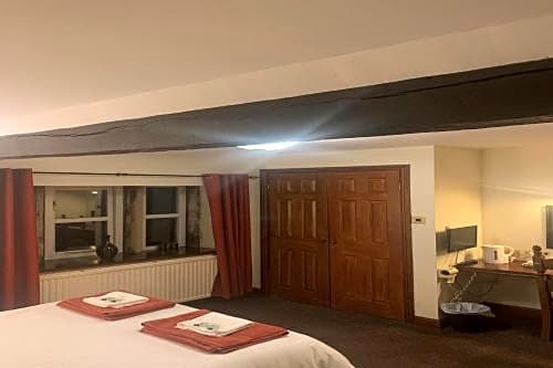 OYO Ye Olde Mustard Pot