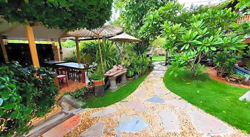 Baan Saranrom