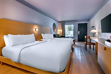 Standard Room with Two Queen Beds