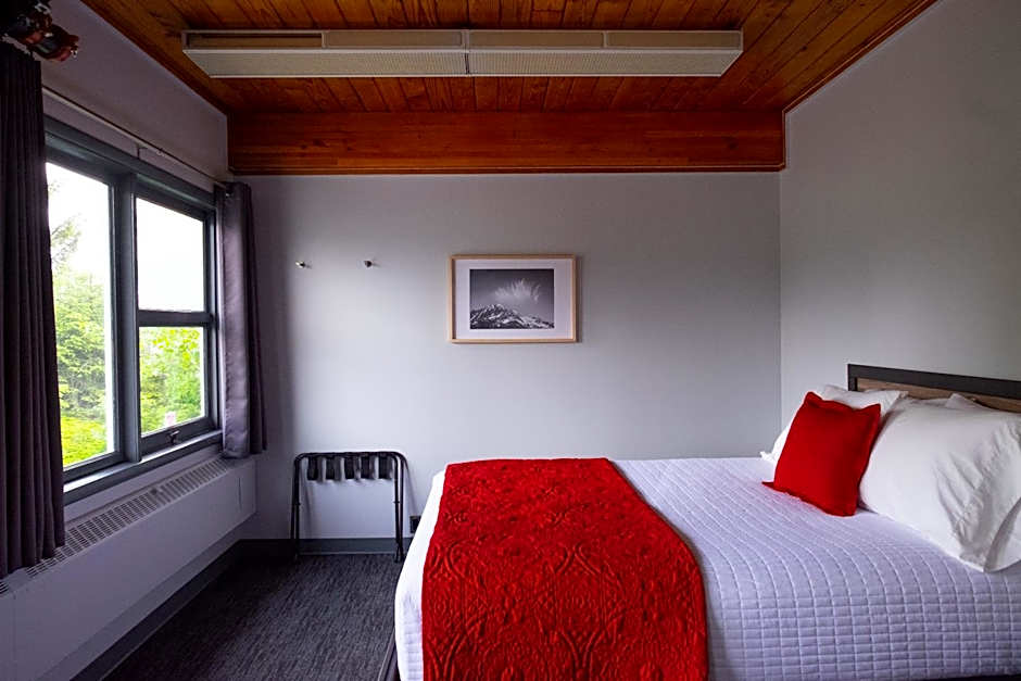 Seward Adventure Lodge