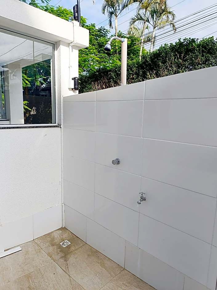 Apartamento Santinho, churrasqueira e ar - INE103