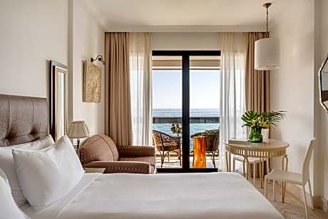 Premium Interconnected Room