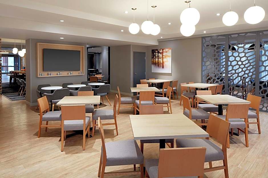 Fairfield Inn & Suites by Marriott Montreal Airport