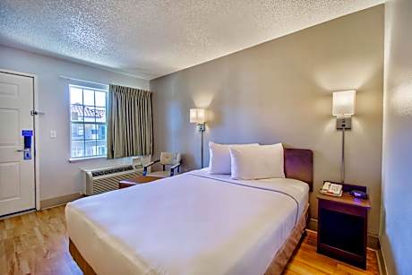 Studio 6-Phoenix, AZ - Deer Valley