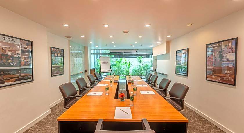 Oakwood Residence Sukhumvit 24 Hotel