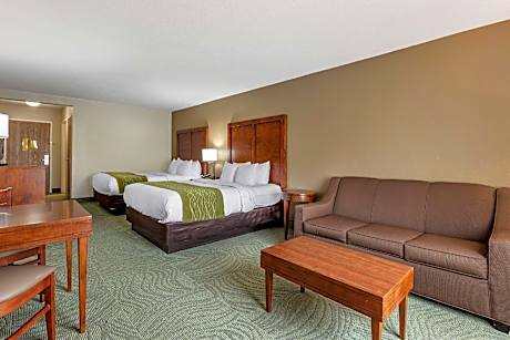 2 Queen Beds, Efficiency, Suite, Nonsmoking