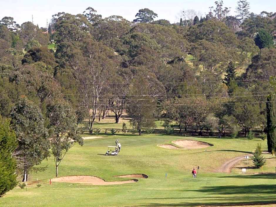 City Golf Club Motel