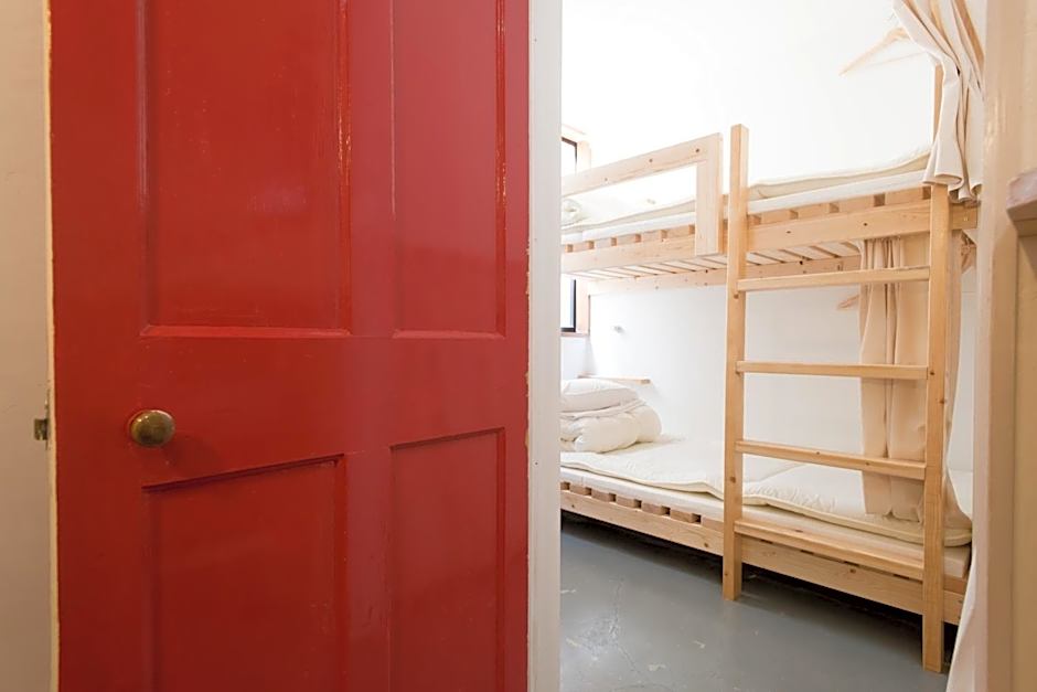 Foto 1 von 7 von Bed in 5-Bed Female Dormitory Room