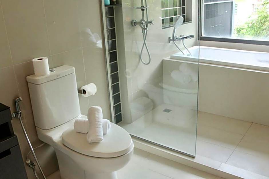 The deck patong 5 Star Apartment 巴东The Deck无边际海景泳池酒店