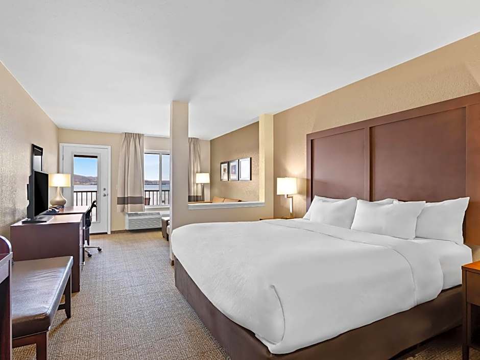 Comfort Inn & Suites Munising-Lakefront