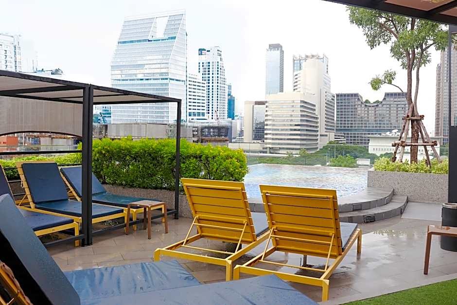 The Quart Ruamrudee by UHG