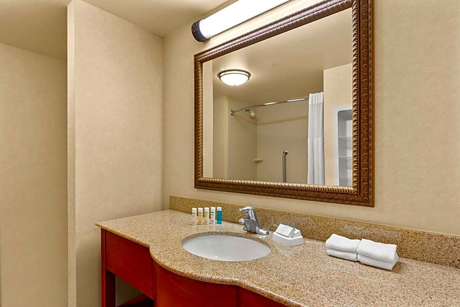 Hampton Inn By Hilton And Suites Burlington