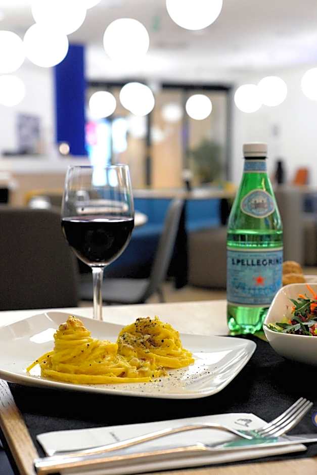 Air Rooms Rome Airport by HelloSky