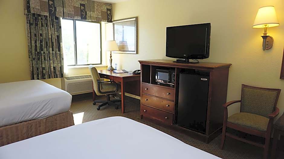 Baymont by Wyndham Arlington At Six Flags Dr