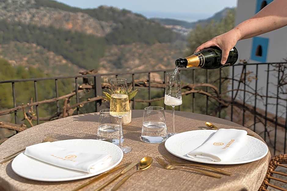 Ca's Xorc - Luxury Retreat & Restaurant