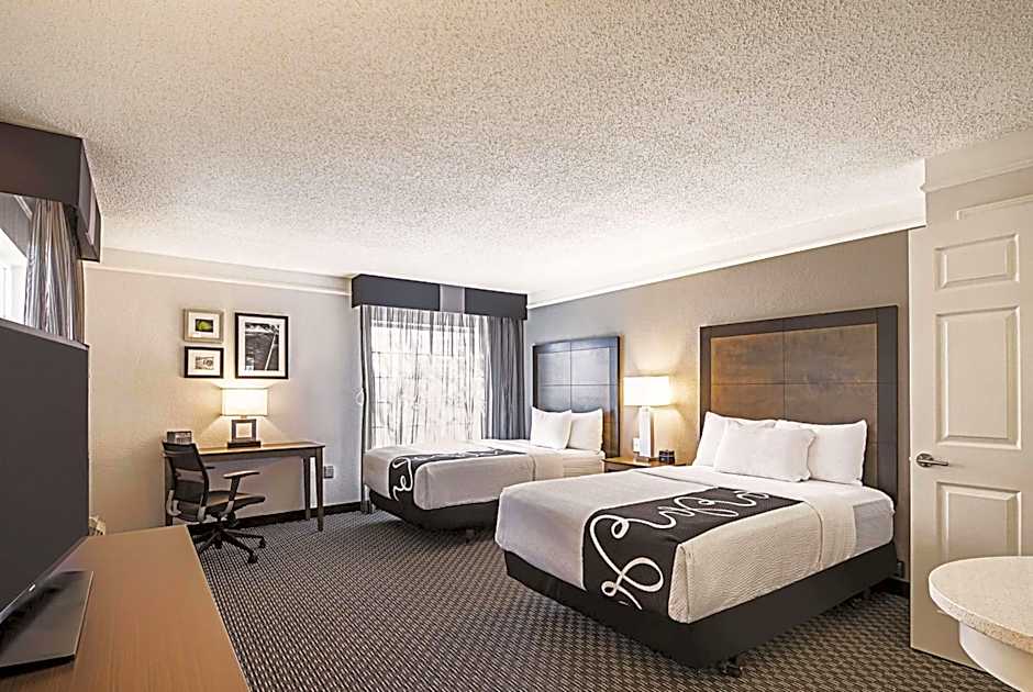 La Quinta Inn & Suites by Wyndham Austin at The Domain