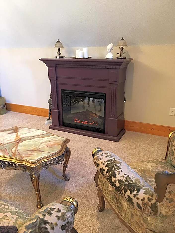 Attwood House Bed and Breakfast near Manhattan, KS