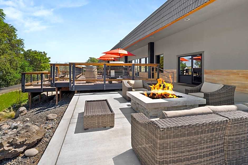 Richland Riverfront Hotel and Conference Center, Ascend Hotel Collection