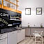 2 Nights Apartments - great location, right next to Main Rail and Bus Station, 10 min to Main Square by foot