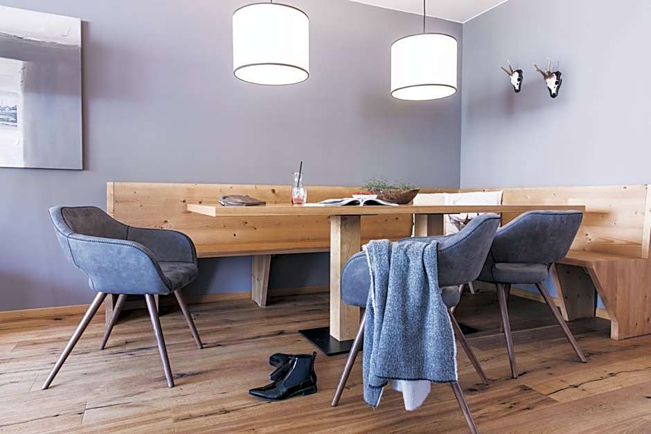 PUR Suites & Chalets